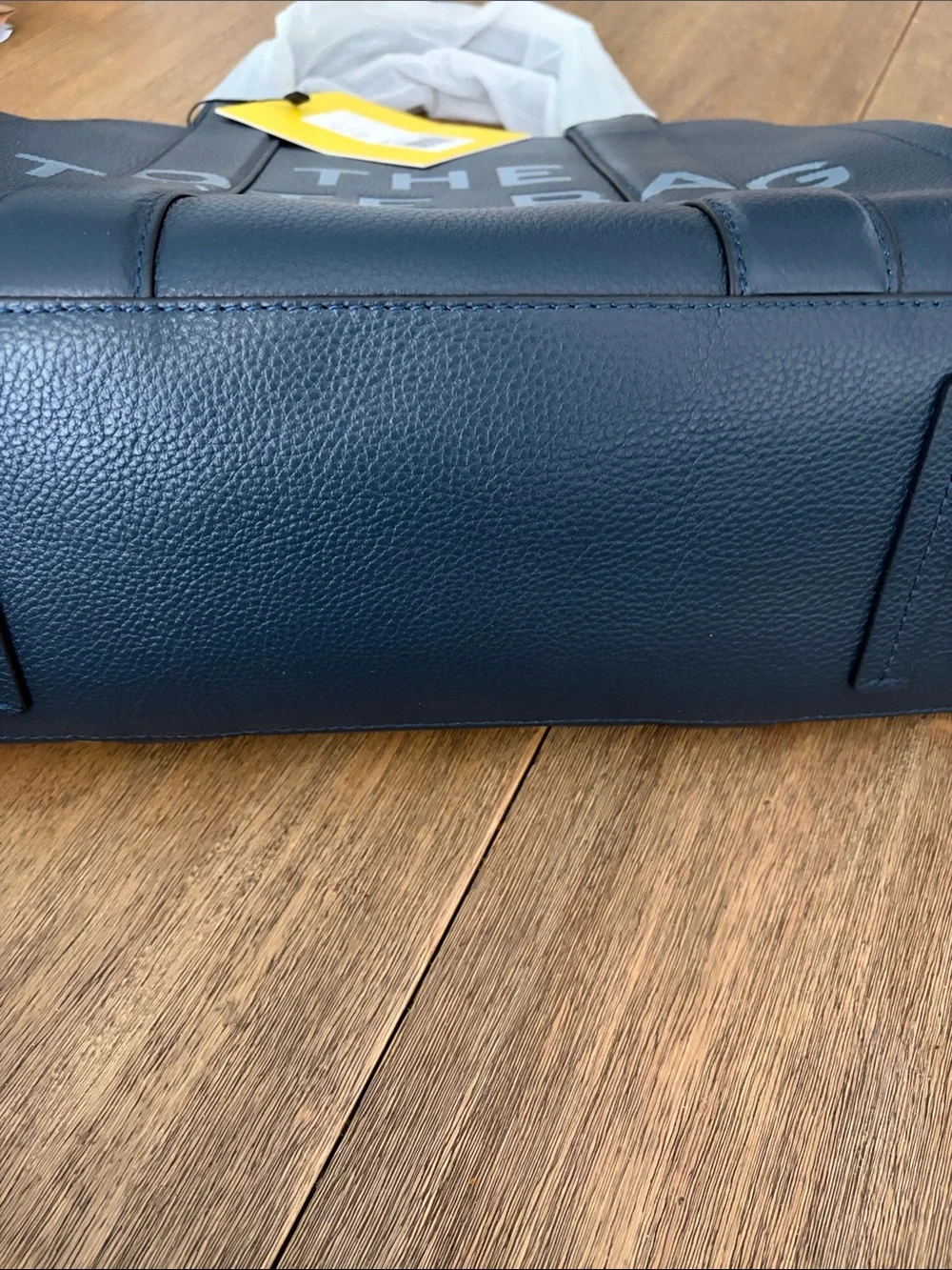 New Marc Jacobs  The Leather Medium Tote Bag
